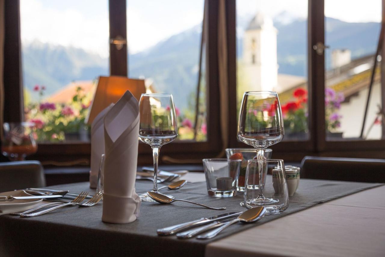 Hotel Bellaval Laax Bagian luar foto