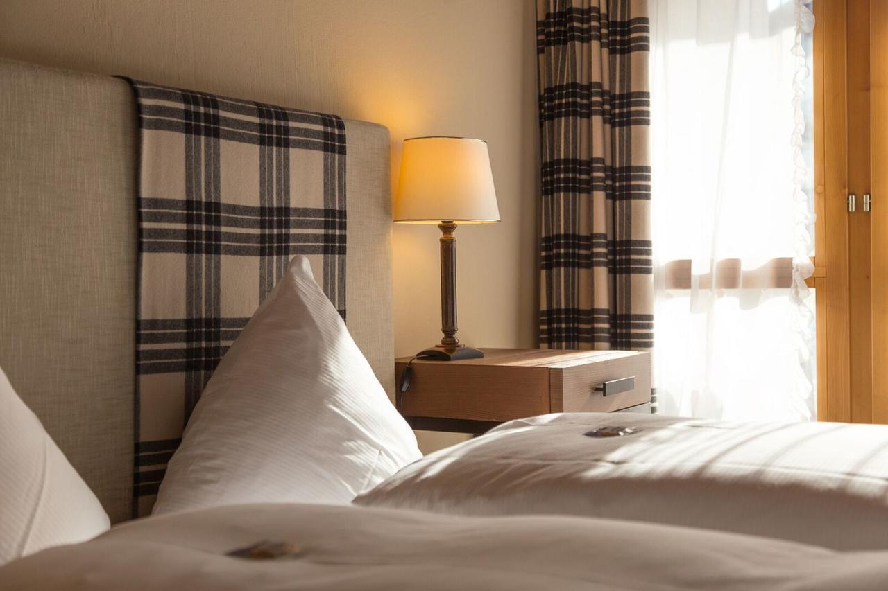 Hotel Bellaval Laax Bagian luar foto